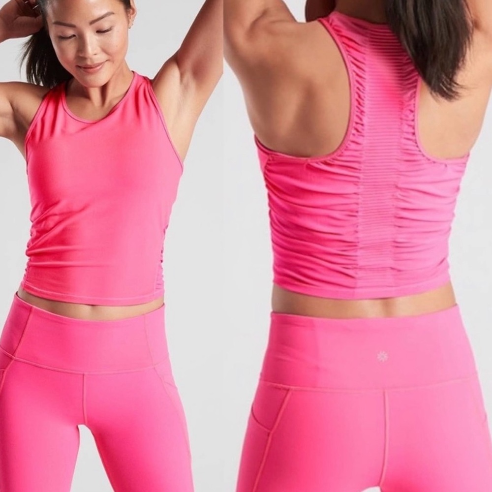 Looking for this outfit. Size small for bottoms and small medium for top